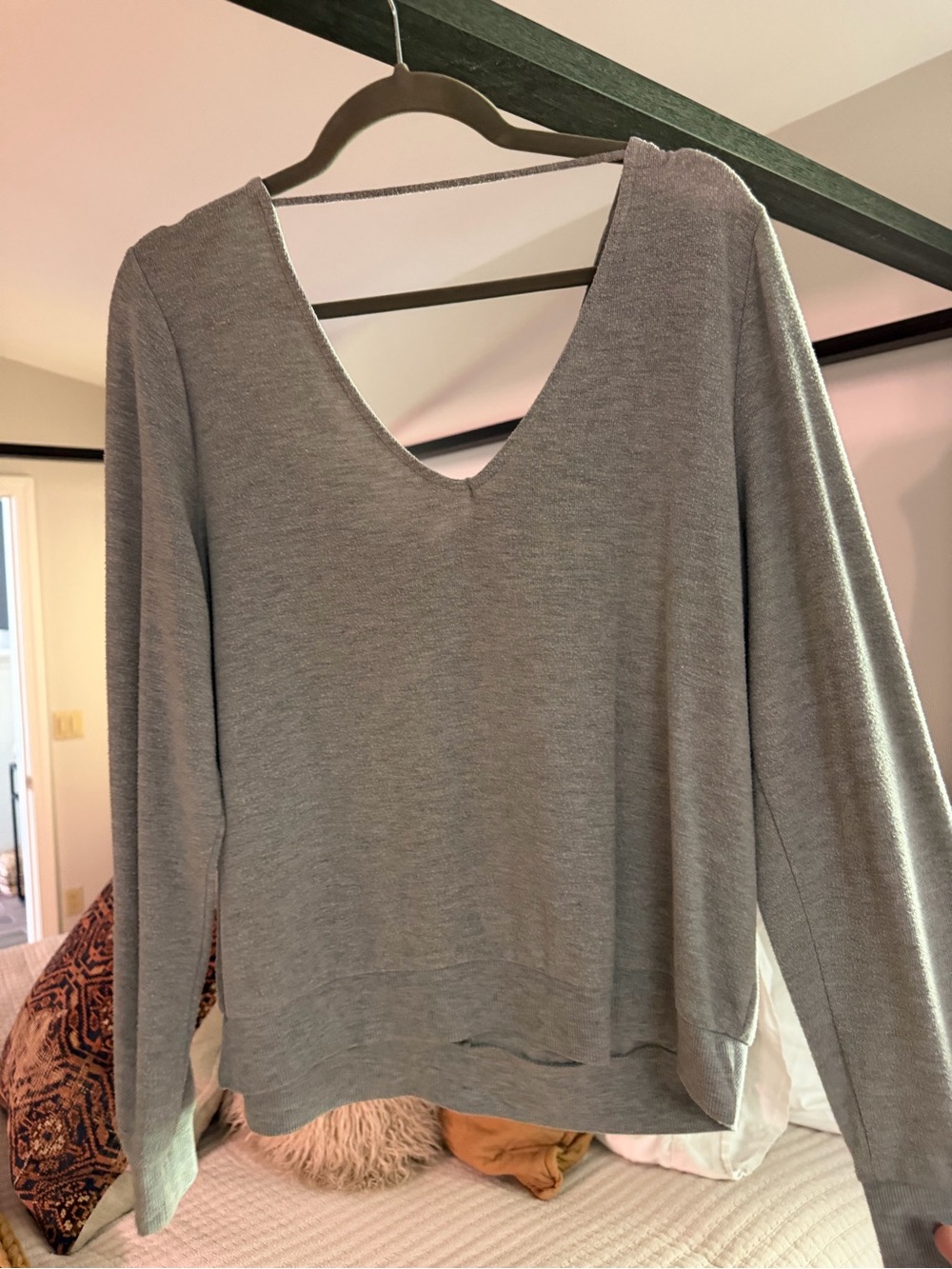 Z Supply Light Gray V-Neck Pullover Sweatshirt